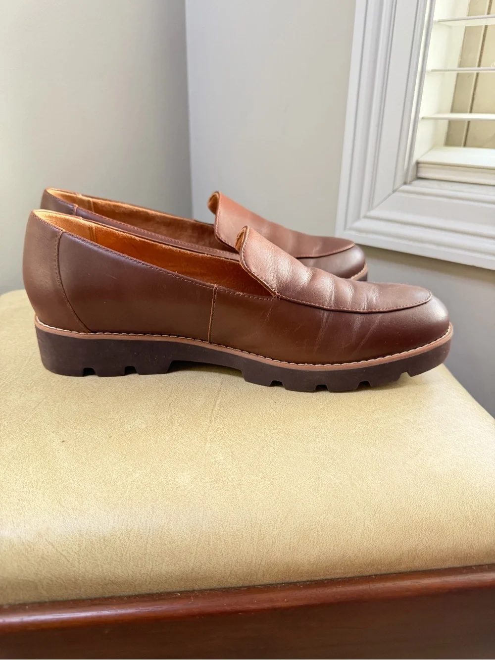 Vionic Kensley Brown Leather Loafers Size 10 Orthopedic Comfort Lug Sole Shoes